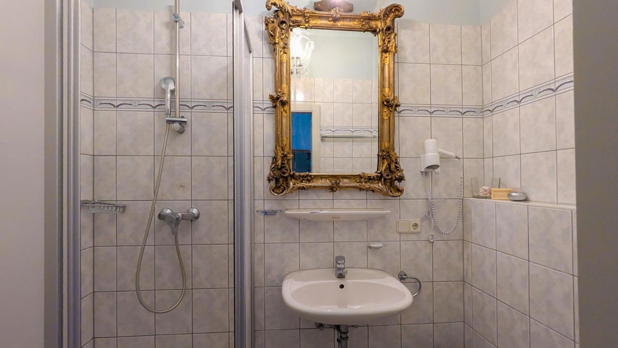 Gut Staudham Gasthof Und Events Otel Wasserburg Dış mekan fotoğraf